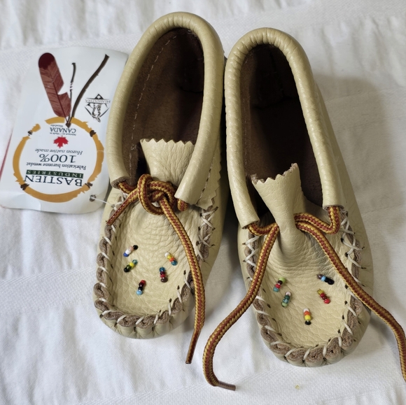 Bastien Industries Ohchi'ta' (foot) moccassin - Picture 3 of 6